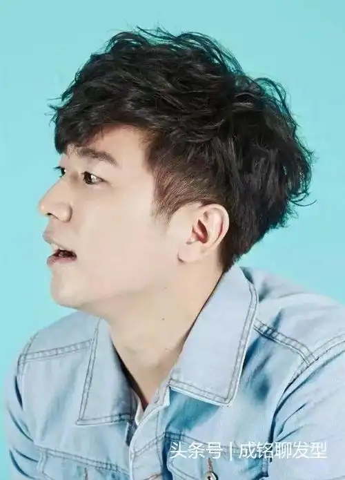 男生纹理烫以后很卷怎么办(纹理烫后怎么剪短)-中纳网