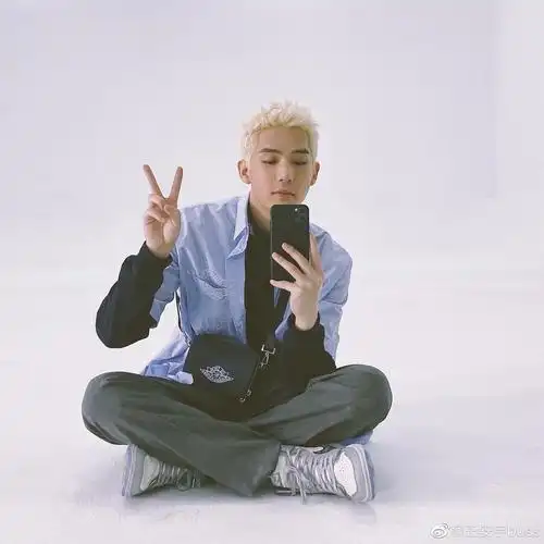 王安宇寸头好看还是头发长一些好看