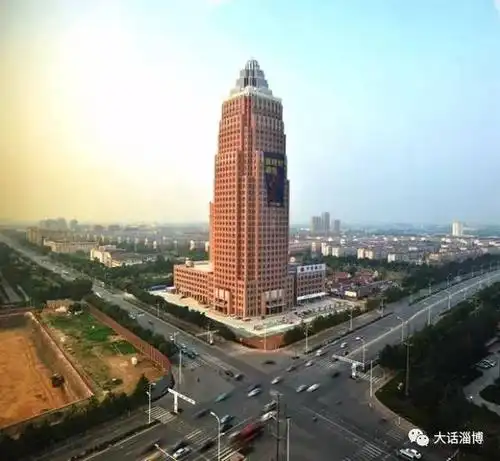 ▼ 人潮涌动的万象汇