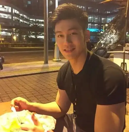 40例刷屏史上最帅和尚火了他到底是谁新加坡10个最帅的男人表示不服