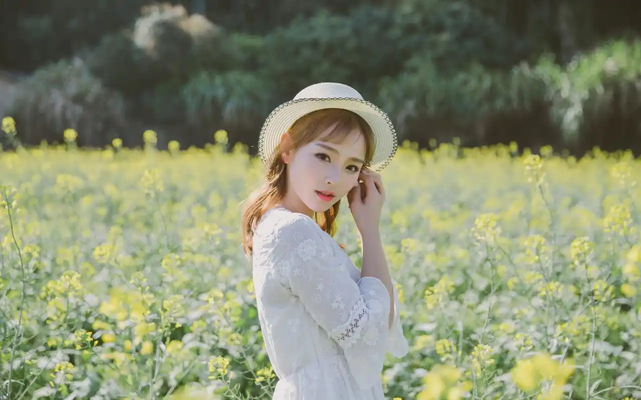 日系文艺美女清新唯美写真图片高清壁纸