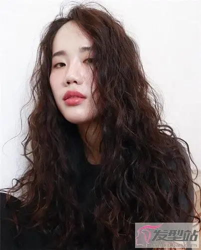 螺旋烫满头小卷发型 超火发型个性洋气