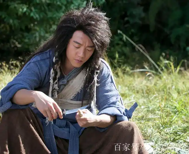 郑恺的四个古装造型,图一小忧郁,图二小帅气,图四忍不住喷了