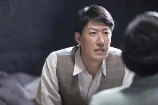 有这样一名演员,身上背负了"家暴男"的标签,但是通过自己的努力,让