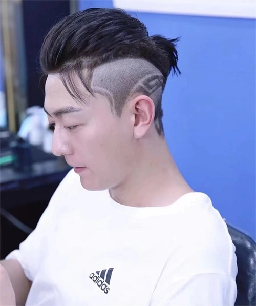 型男铲青雕刻发型 帅气清爽时尚撩人_时尚男发 - 美发站