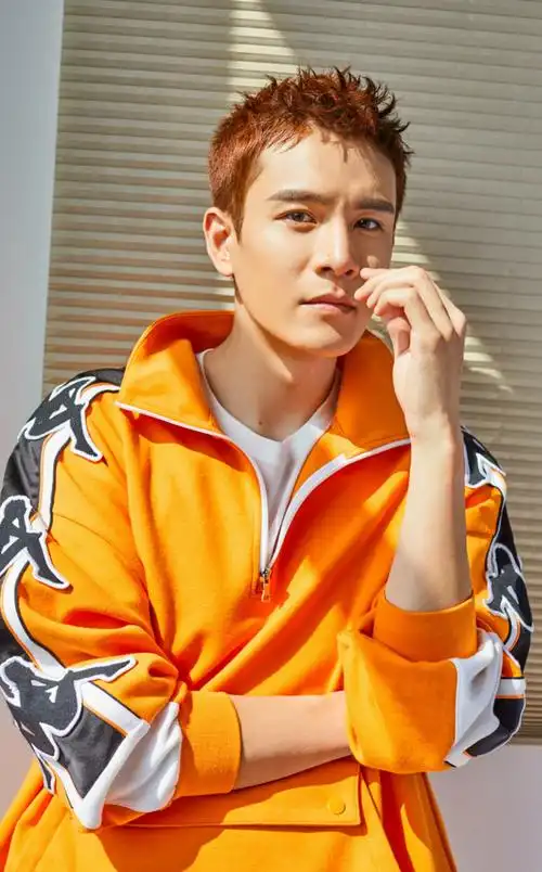 经超青春活力帅气写真图片