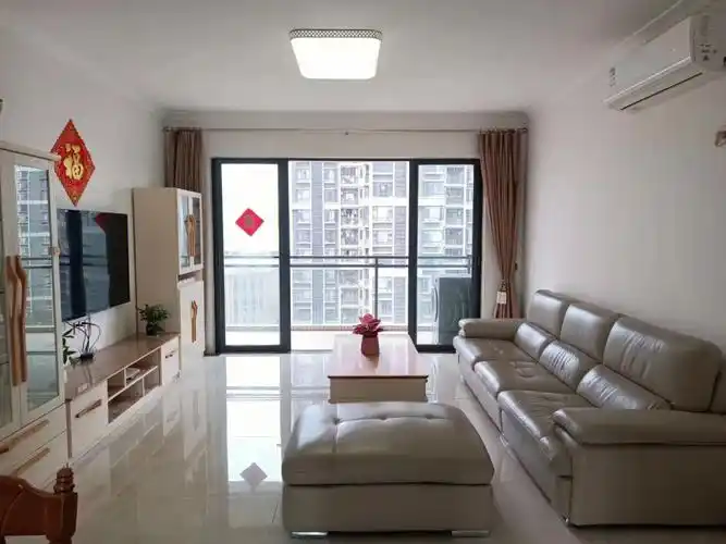 坪洲新村125平方标准大三房全齐租金8000