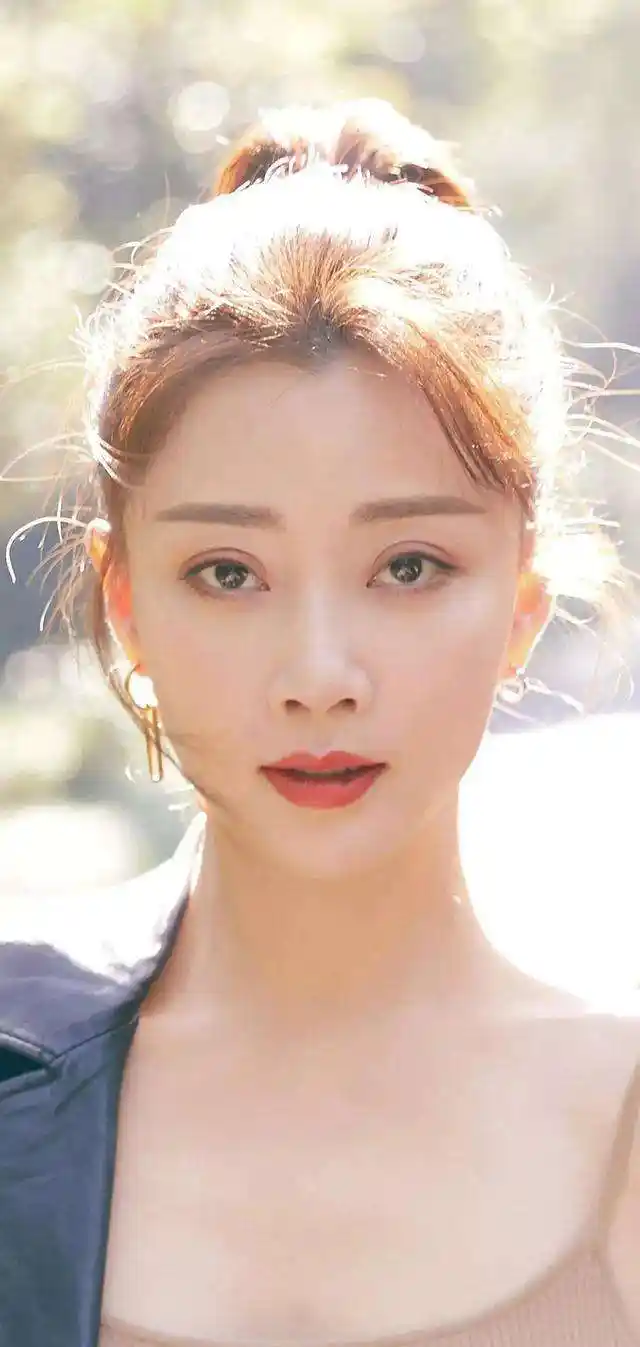 给2022年"国剧最美的10位女演员"排个名,袁泉第10,海清第2