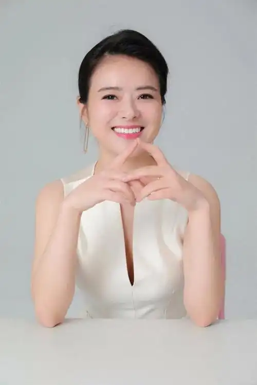 东方卫视当家花旦陈辰与程雷有过一段情嫁帅气歌唱家婚姻幸福