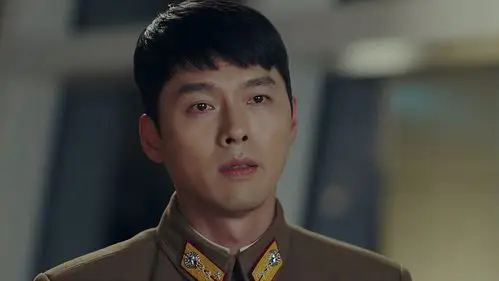 《爱的迫降》精彩片段,玄彬终于逆袭,男神重回顶流