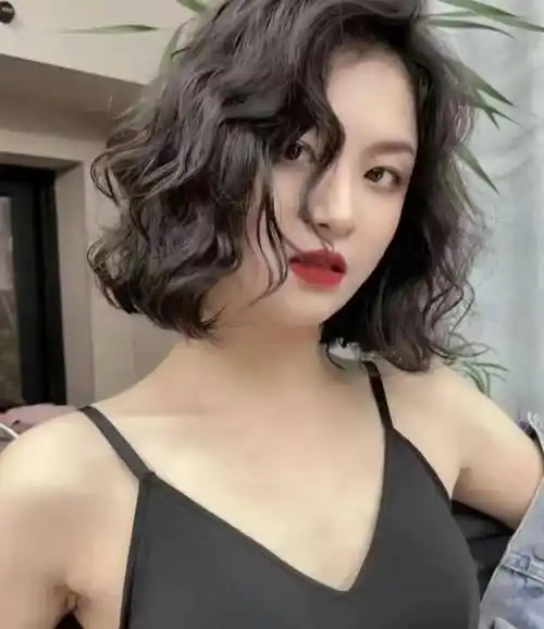 烫个狂飙中的大嫂发型,现实好打脸_气质_因为_造型