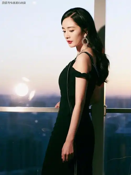 身材性感火辣的女明星迪丽热巴李小冉上榜你最喜欢谁