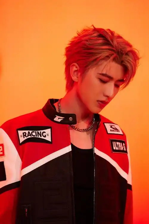 蔡徐坤最新舞台氛围感与hardtoget适配度##蔡徐坤最新舞台花絮照没刎