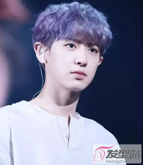 男生染紫色头发好看吗吸睛有个性这样染发太潮