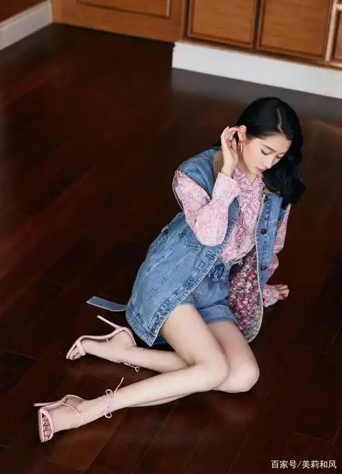 关晓彤美腿高跟高清壁纸