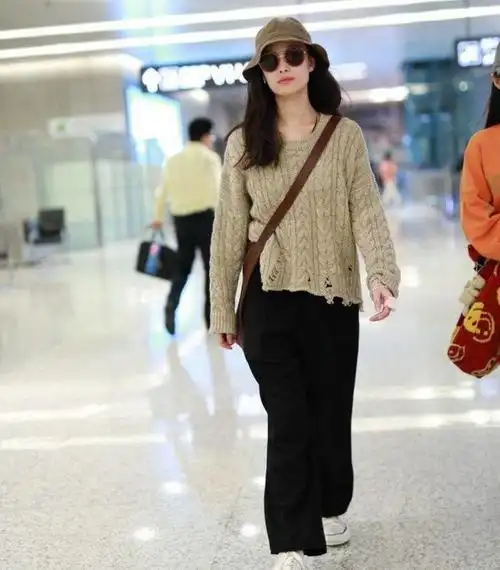 早秋愁搭配32岁倪妮气质轻熟机场街拍教科书式穿搭学起来