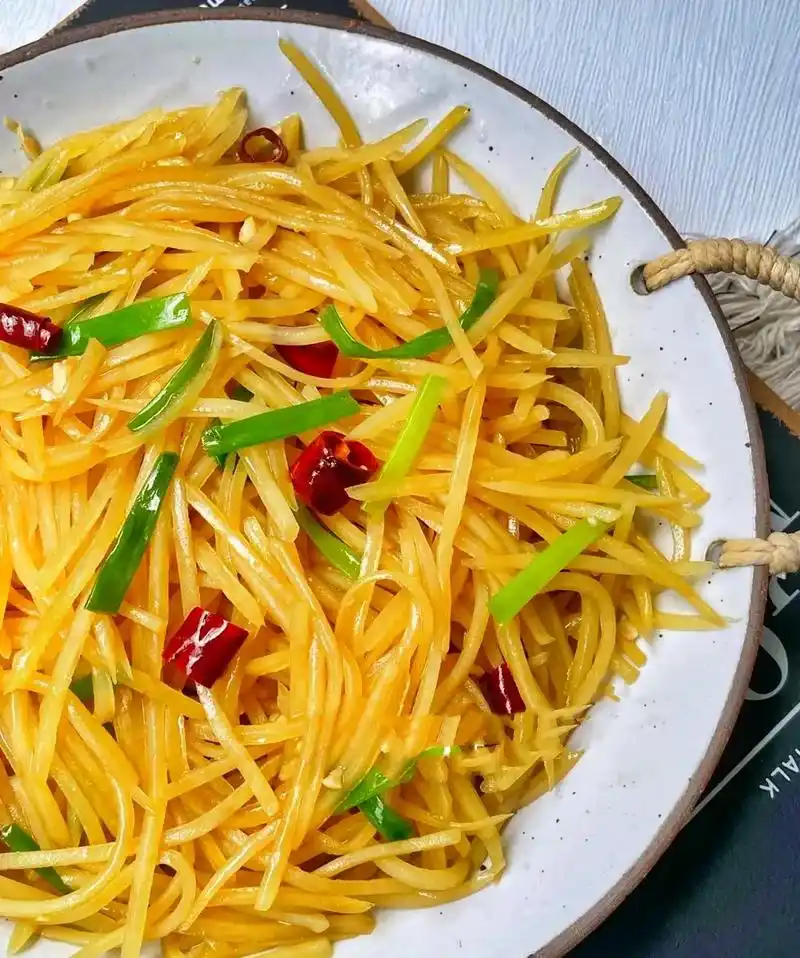 简单家常最爱土豆丝.#酸辣土豆丝 #简单家常 酸辣土豆丝 - 抖音