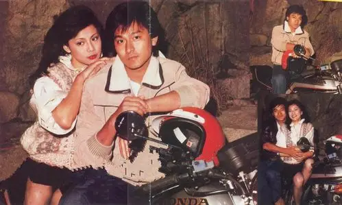 翁美玲与刘德华当年为某杂志拍照天气寒冷阿翁却穿着露膝裙子