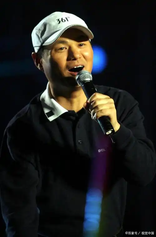 著名音乐人刀郎的歌影响了一代人,大家喜欢刀郎吗?