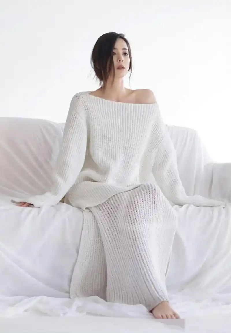 古力娜扎的美腿和玉足展现了她的魅力.