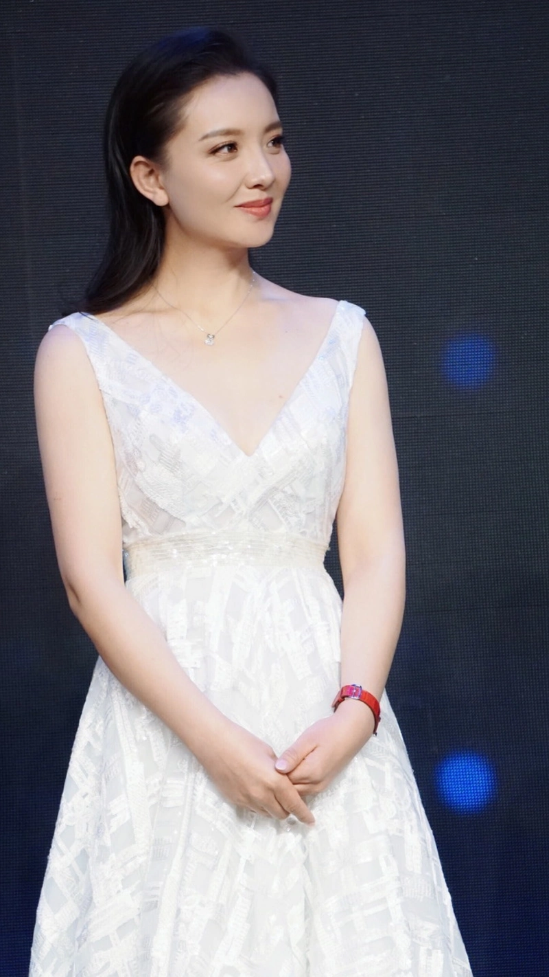 孙茜唯美迷人写真,这颜值气质太美了,真漂亮