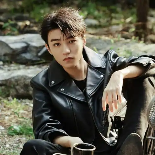 王俊凯微博写真图片集