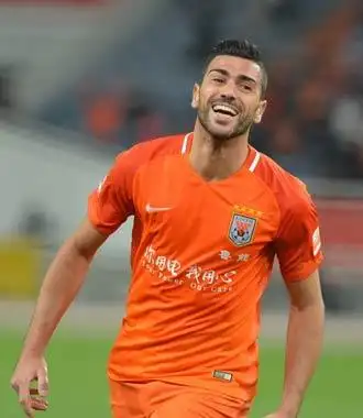 鲁能1-1力帆 佩莱救主开心大笑