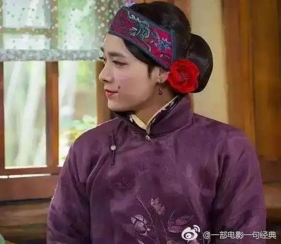 林志颖不愧是神童颜,柔柔润润的,甜美风,跟鹿晗的女装风格有点像.