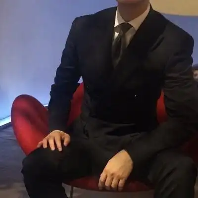 成熟男人头像正装