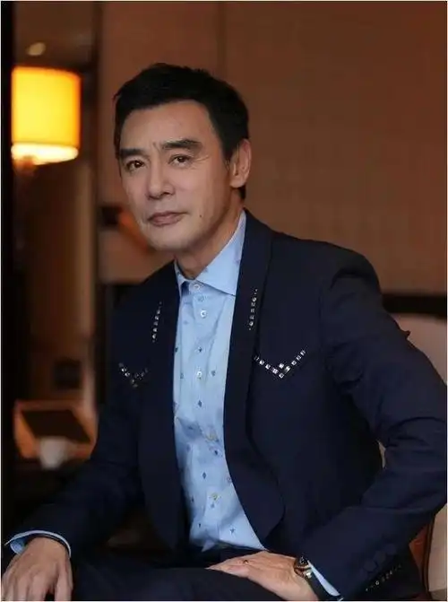 香港老牌男神近照有人七十多岁还神采奕奕有人60岁老态尽显