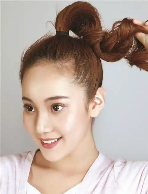 玩转长发 春季百变造型新花样