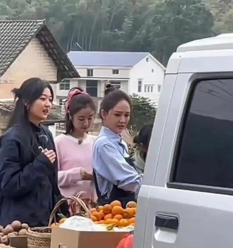 陈乔恩是霍建华的八年女友,而林心如则是霍建华的现任妻子.