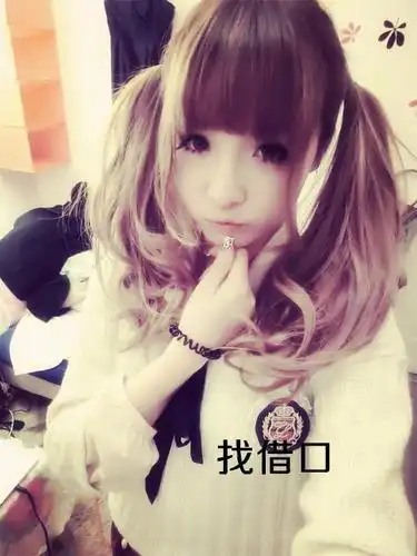 qq皮肤透明带字