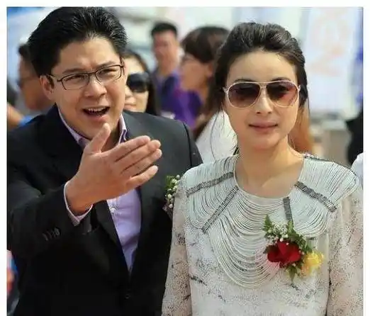 霍启刚现任与前任同框,晶晶美过吕庆欣_幼儿园_香港_宝山