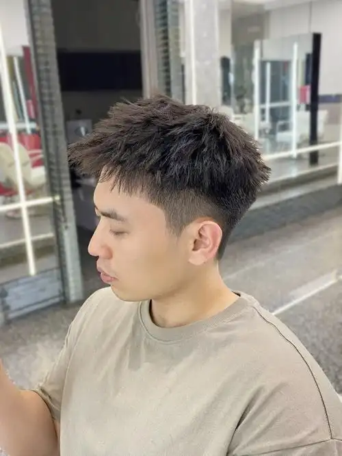 烫发主要是平时在家也可以打理出理发店的效果#莆田男生烫发  #莆田