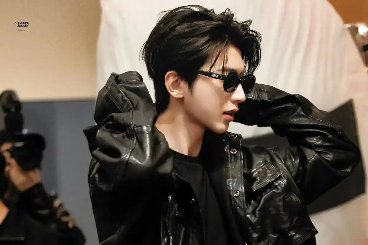 我哥太帅了吧#蔡徐坤 #蔡徐坤戴墨镜图片 - 抖音