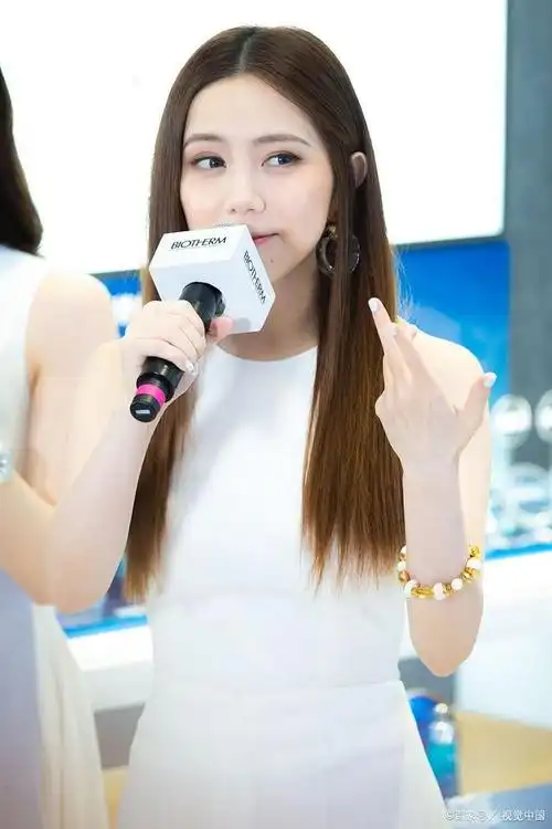 掌声不断的音乐天后——认识邓紫棋