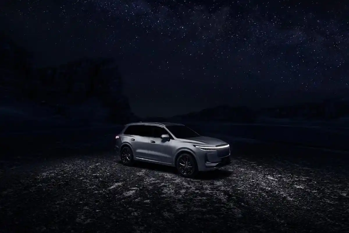 在困境中磨砺在否定中成长理想one埋头渐行渐远终于一路狂飙