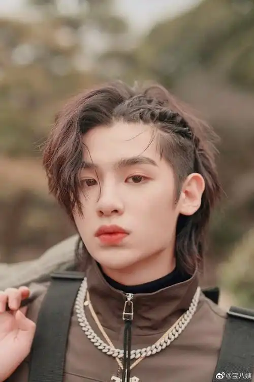 黄明昊#