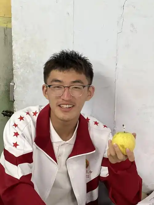 魏子杰_笑脸_十三中