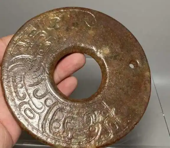 一件古玉具备了五种沁色,胜得十万金.