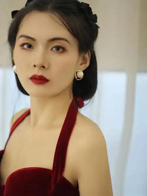 复古晚宴妆造性感与妩媚