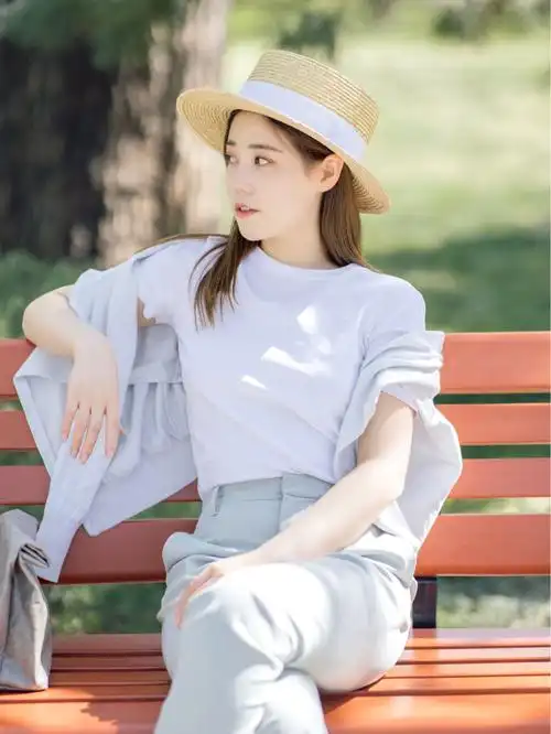 女人拍照这8个拍照姿势必须学起来好看自然漂亮