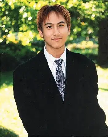 汤珈铖 现代版花泽类