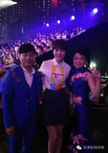 《唱响古耿》,王理博独唱了《向天再借五百年》,《江山无限》等歌曲