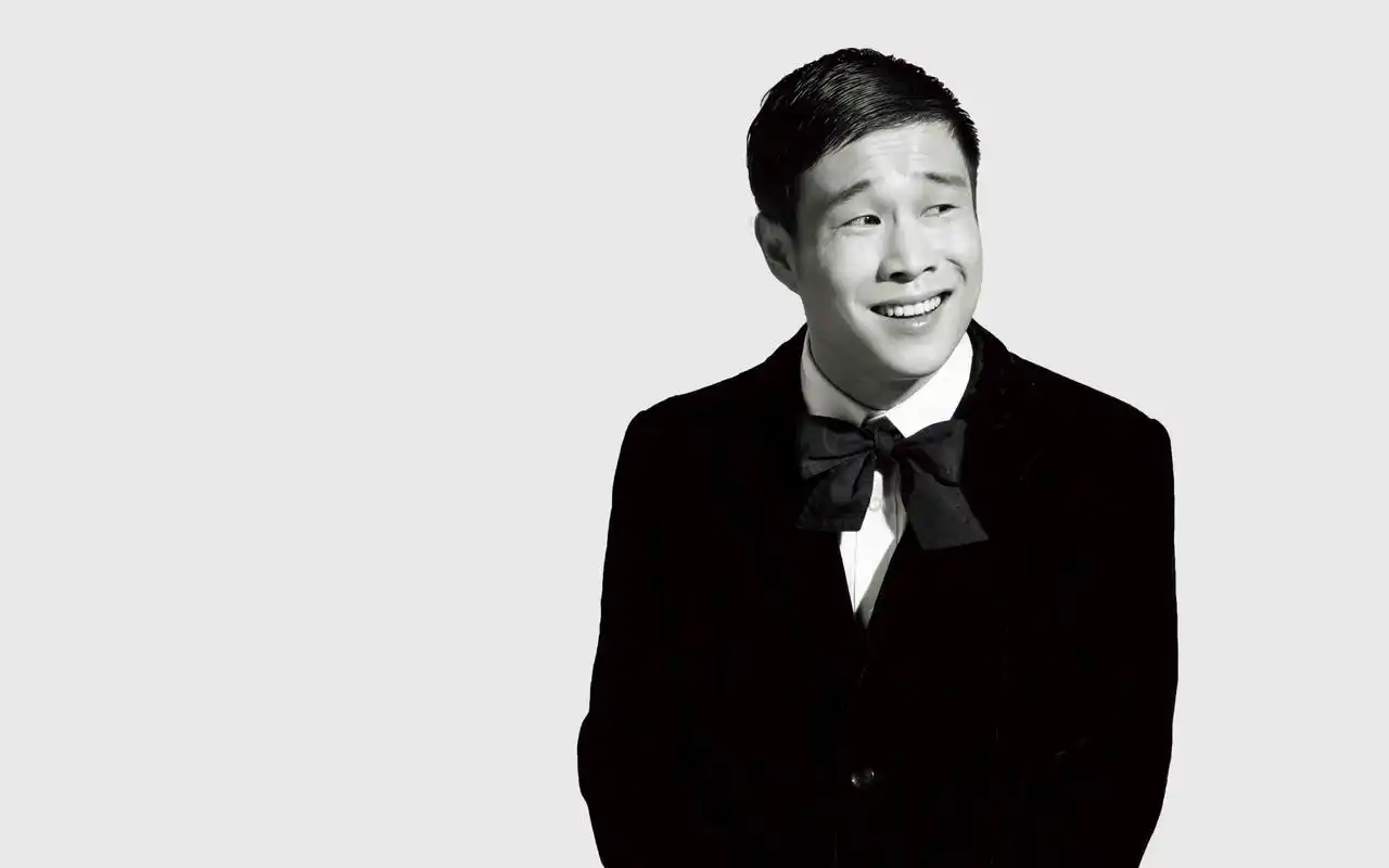 记者马上采访了赵本山,而赵本山只说了这10个字:"