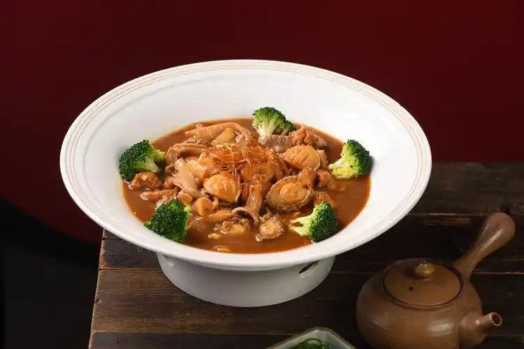 乌龙山寨打造全国首创大鲵宴12道精致菜品开启舌尖盛宴