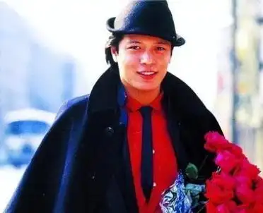 才发现这4位知名歌星已经逝去,难怪再也见不到他们唱歌了