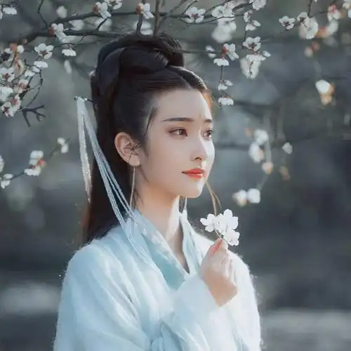 唯美吹箫的白衣古风美女头像,太仙了
