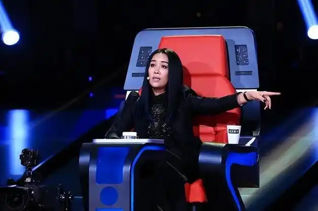 好声音风波持续升级导师那英突然传出两个坏消息真让人捏把汗